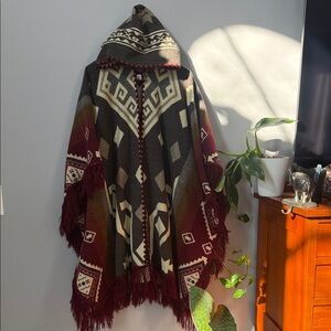 Unisex Geometric Patterned Hooded wool alpaca Poncho